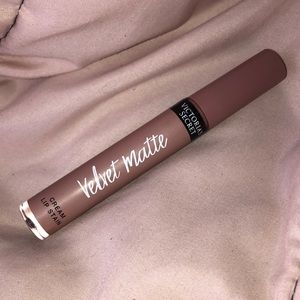 Victoria’s Secret velvet matte lip stain